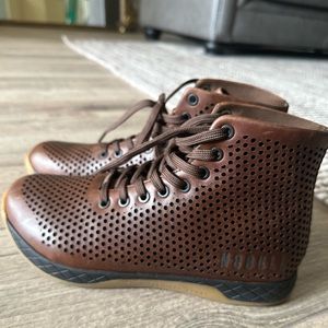 Brown Leather nobulls